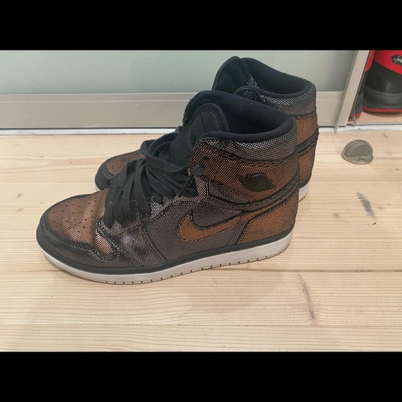 Nike Air Jordan’s in Black and Rose Gold - Picture 8 of 9
